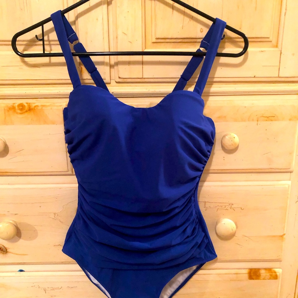 Size 8 D Royal Blue Gottex Bathingsuit